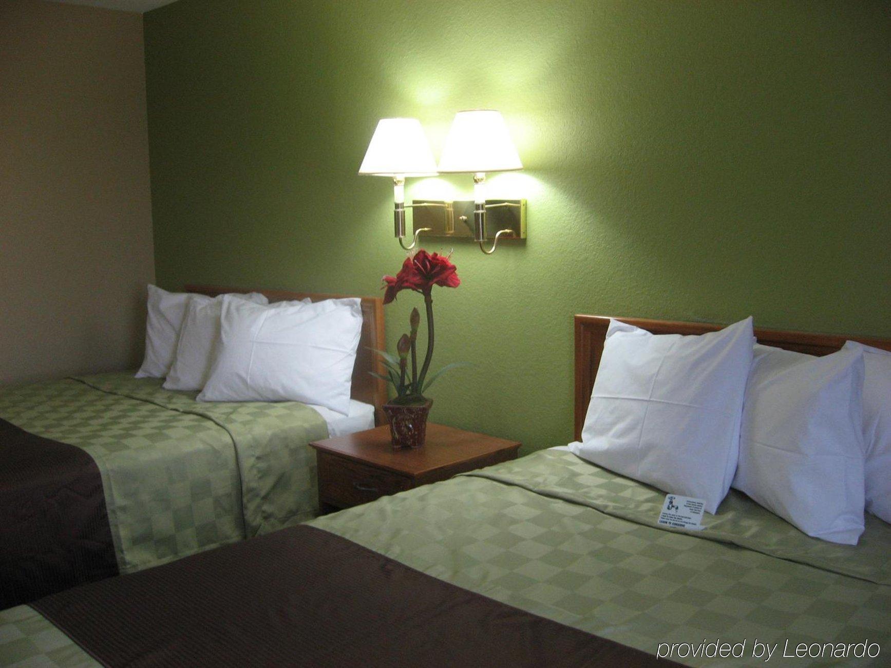 Ramada By Wyndham Cedar Rapids South Hotel Quarto foto