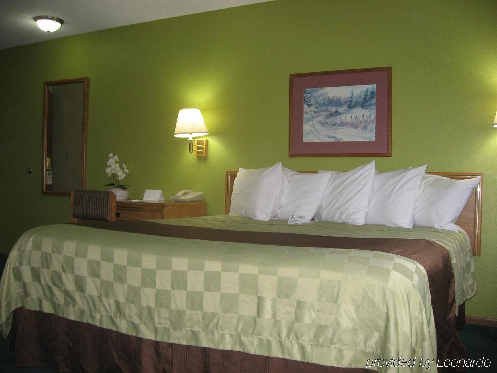 Ramada By Wyndham Cedar Rapids South Hotel Quarto foto