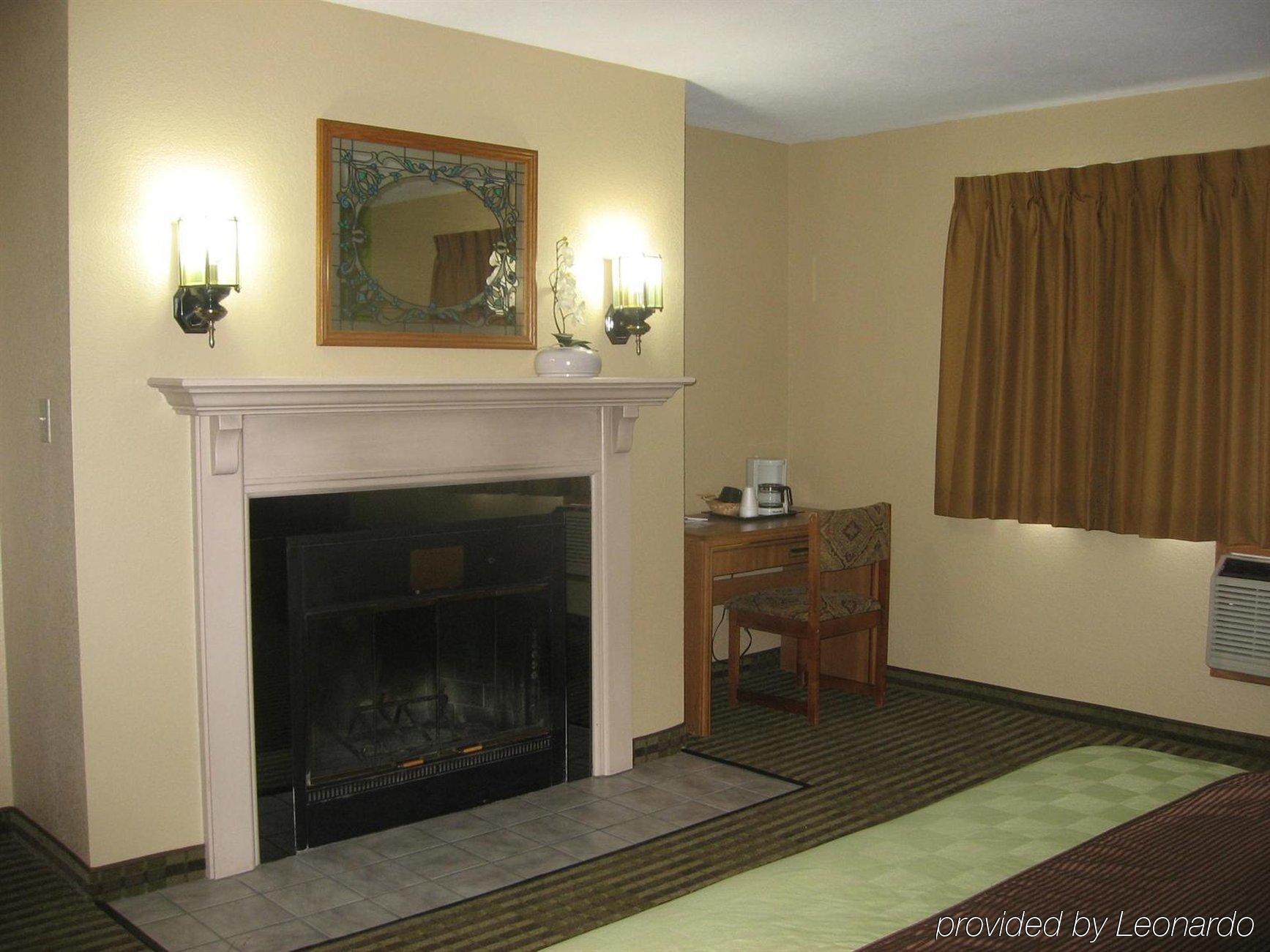Ramada By Wyndham Cedar Rapids South Hotel Quarto foto