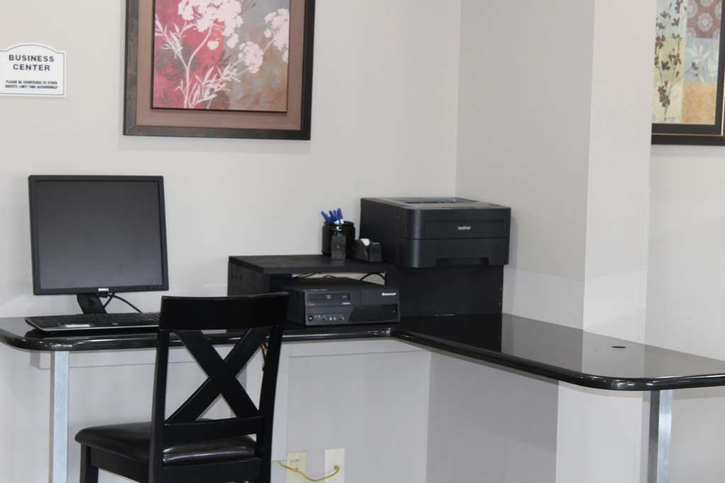 Ramada By Wyndham Cedar Rapids South Hotel Instalações foto