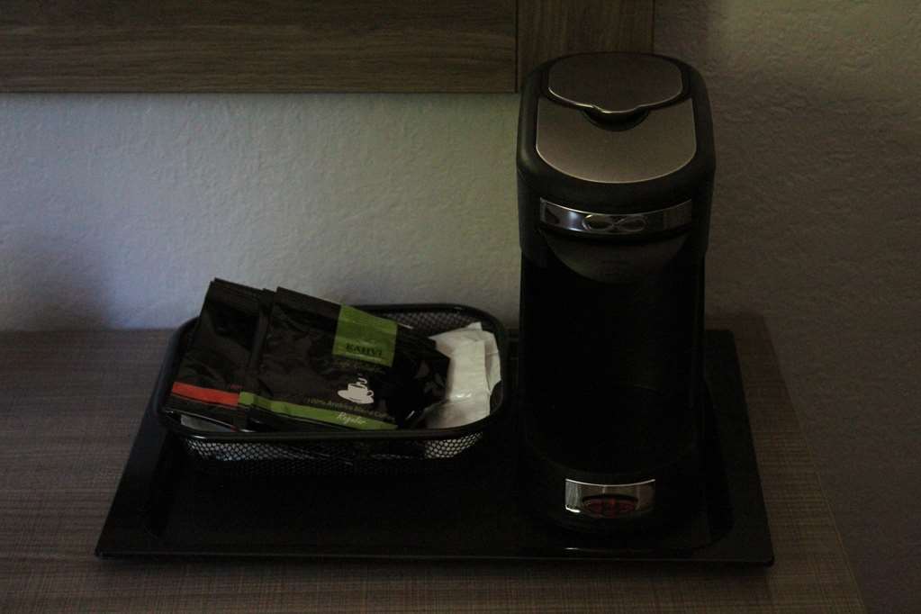 Ramada By Wyndham Cedar Rapids South Hotel Quarto foto